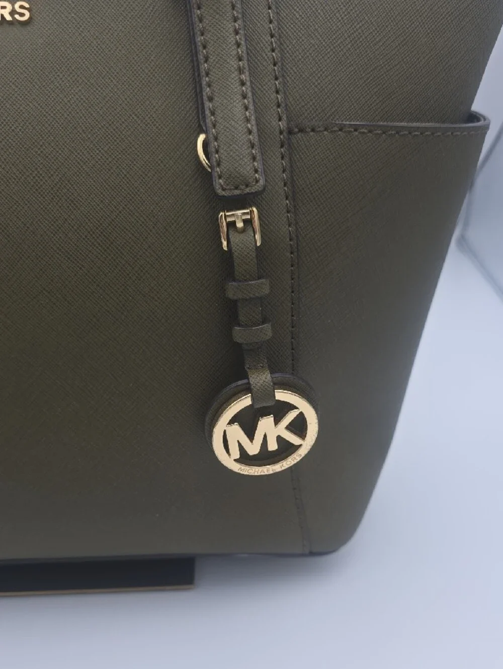 Michael Kors Olive Green Jet Set Saffiano Med Tote Gold Hardware (EUC)✨️🫒✨️